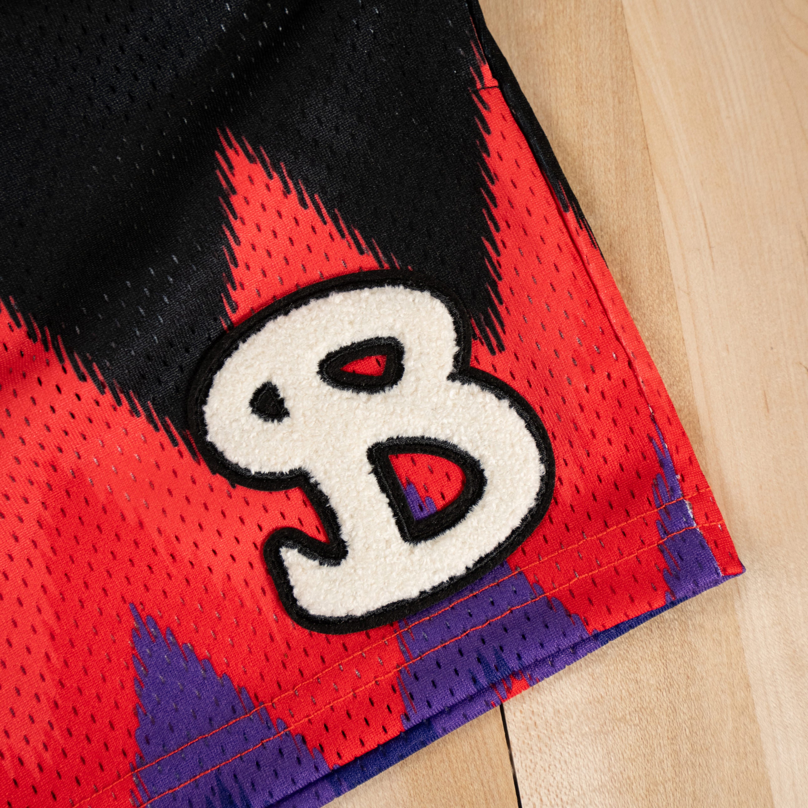 CHEVRON YOUTH SHORTS - SHADOW BLAZE