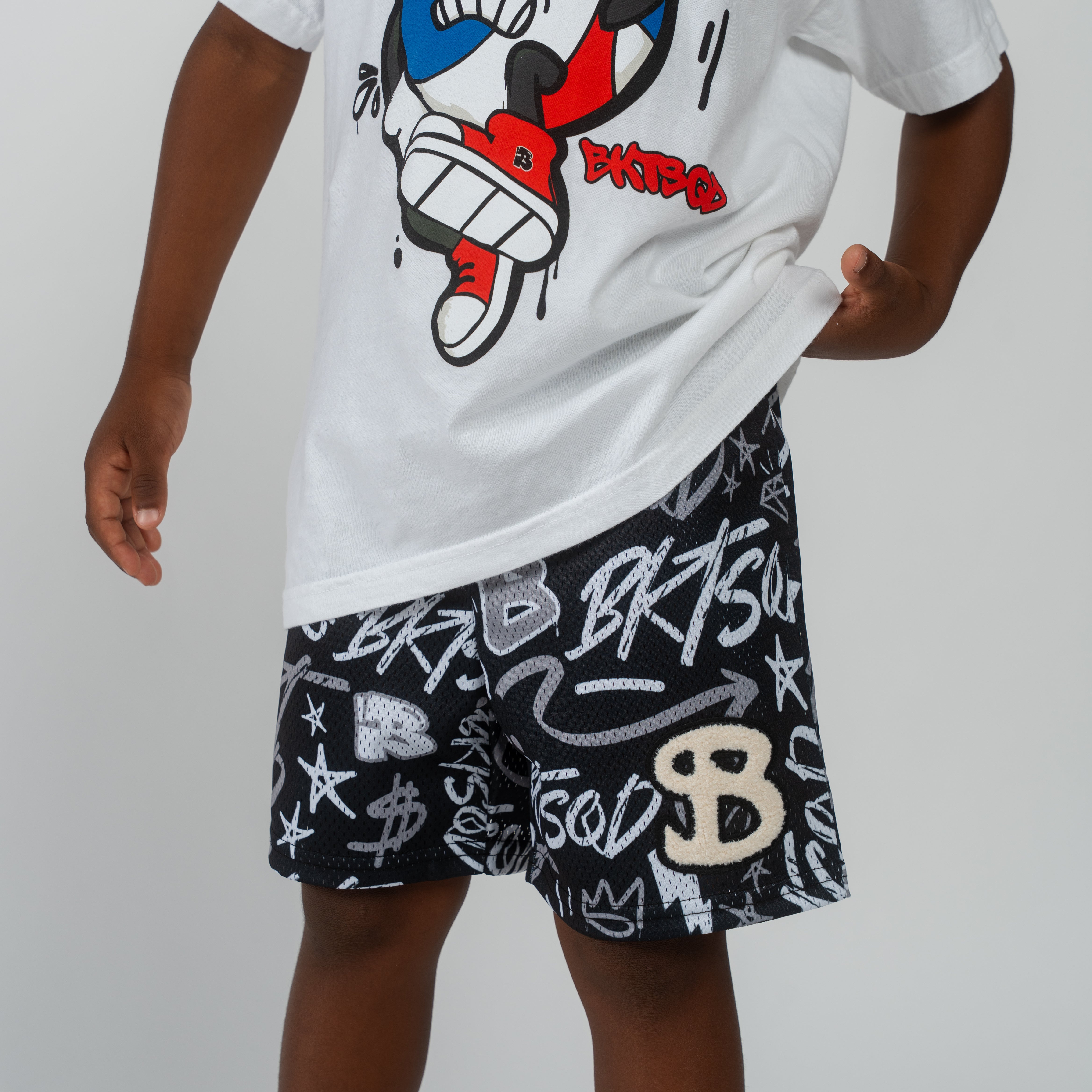 BLACK GRAFFITI YOUTH SHORTS