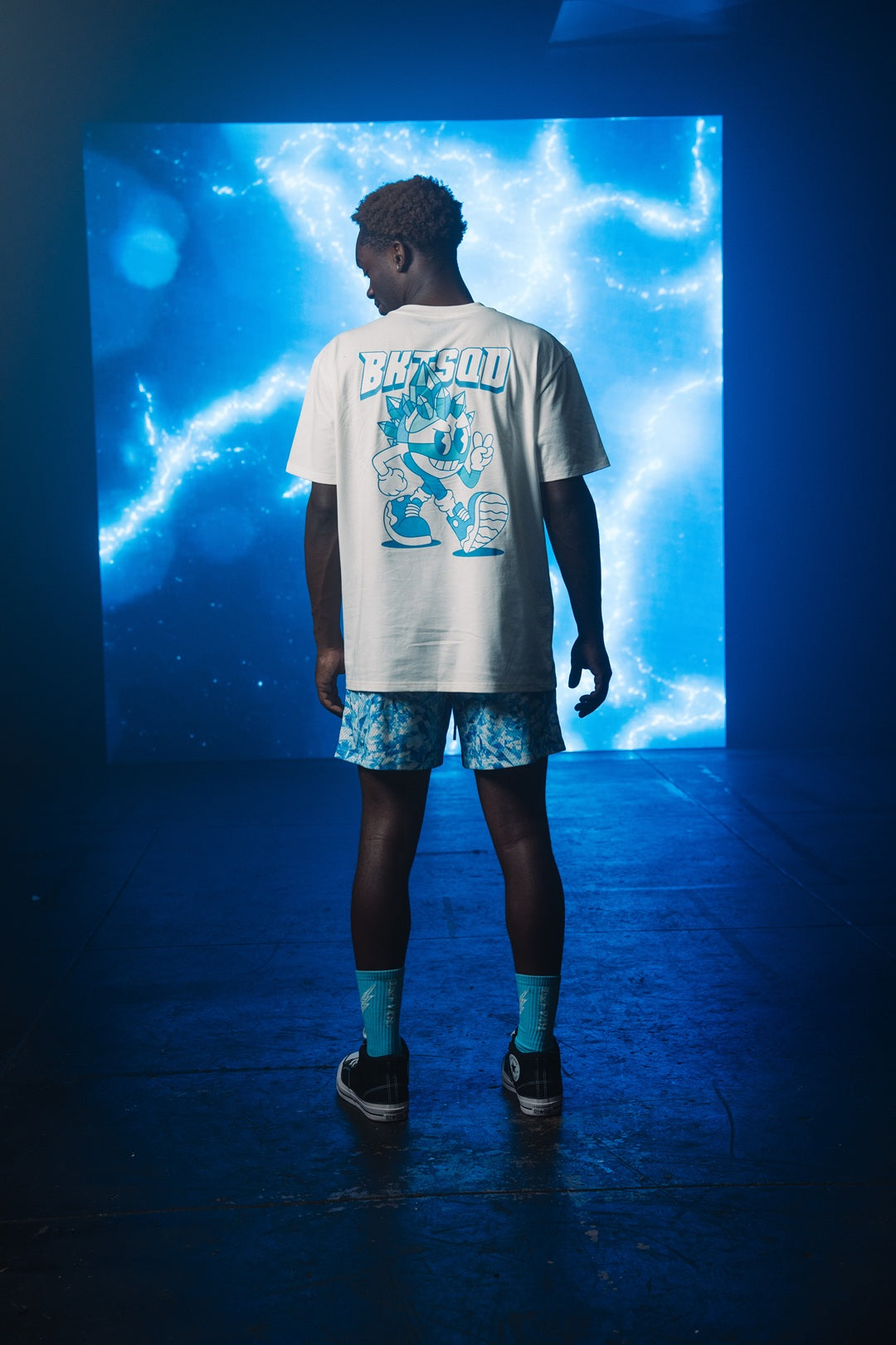WHITE DIAMOND BUCKIE TEE