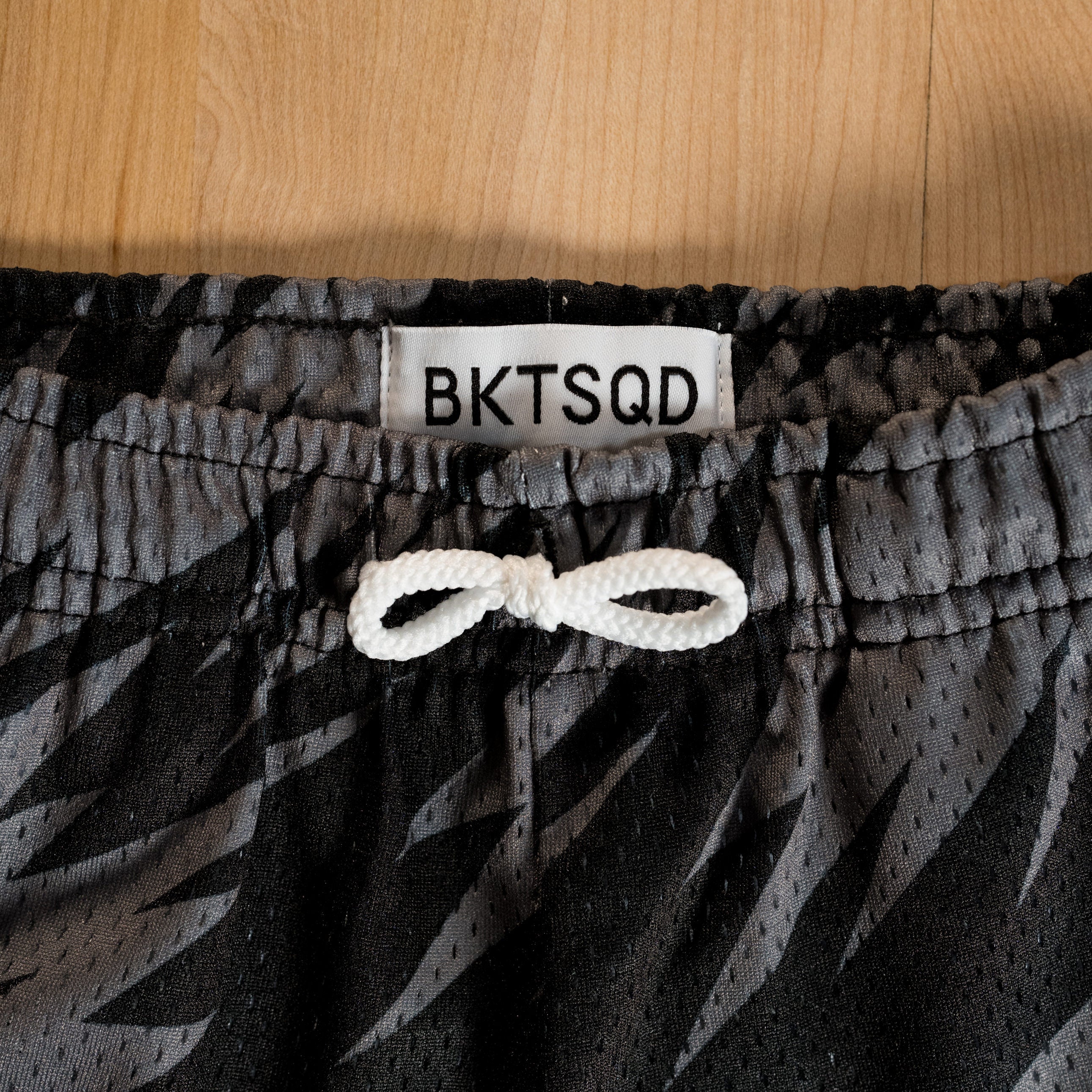 THUNDERBOLT YOUTH SHORTS BLACK NIGHT