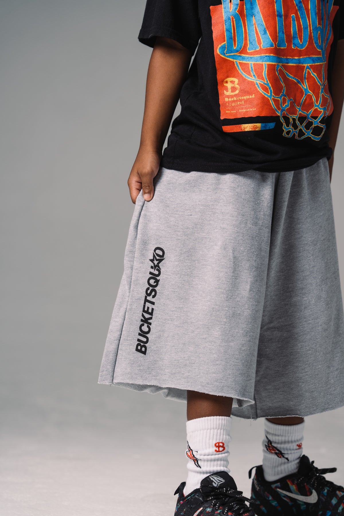 YOUTH CORE CUTOFF SWEATSHORTS - GREY