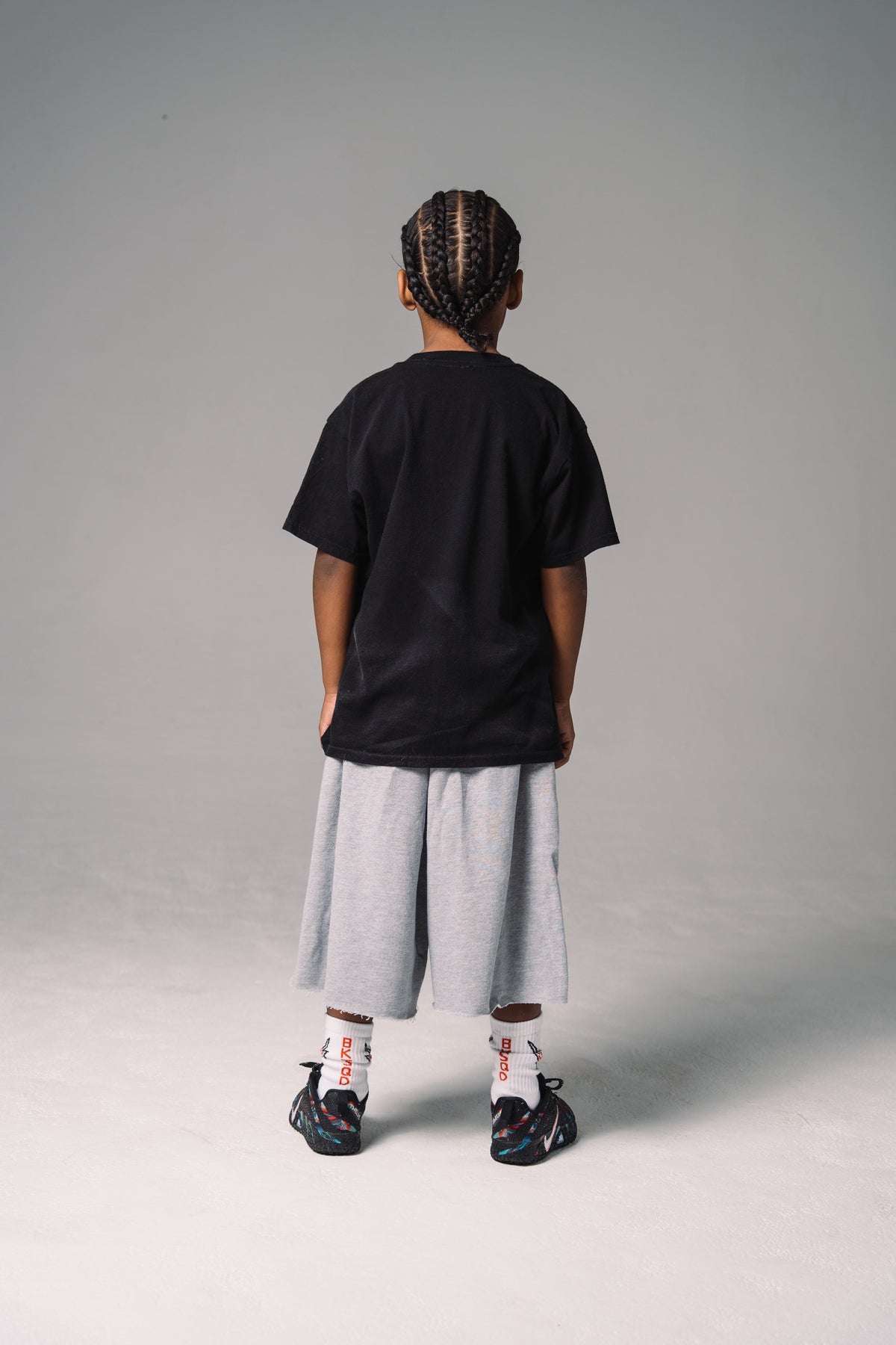 YOUTH CORE CUTOFF SWEATSHORTS - GREY