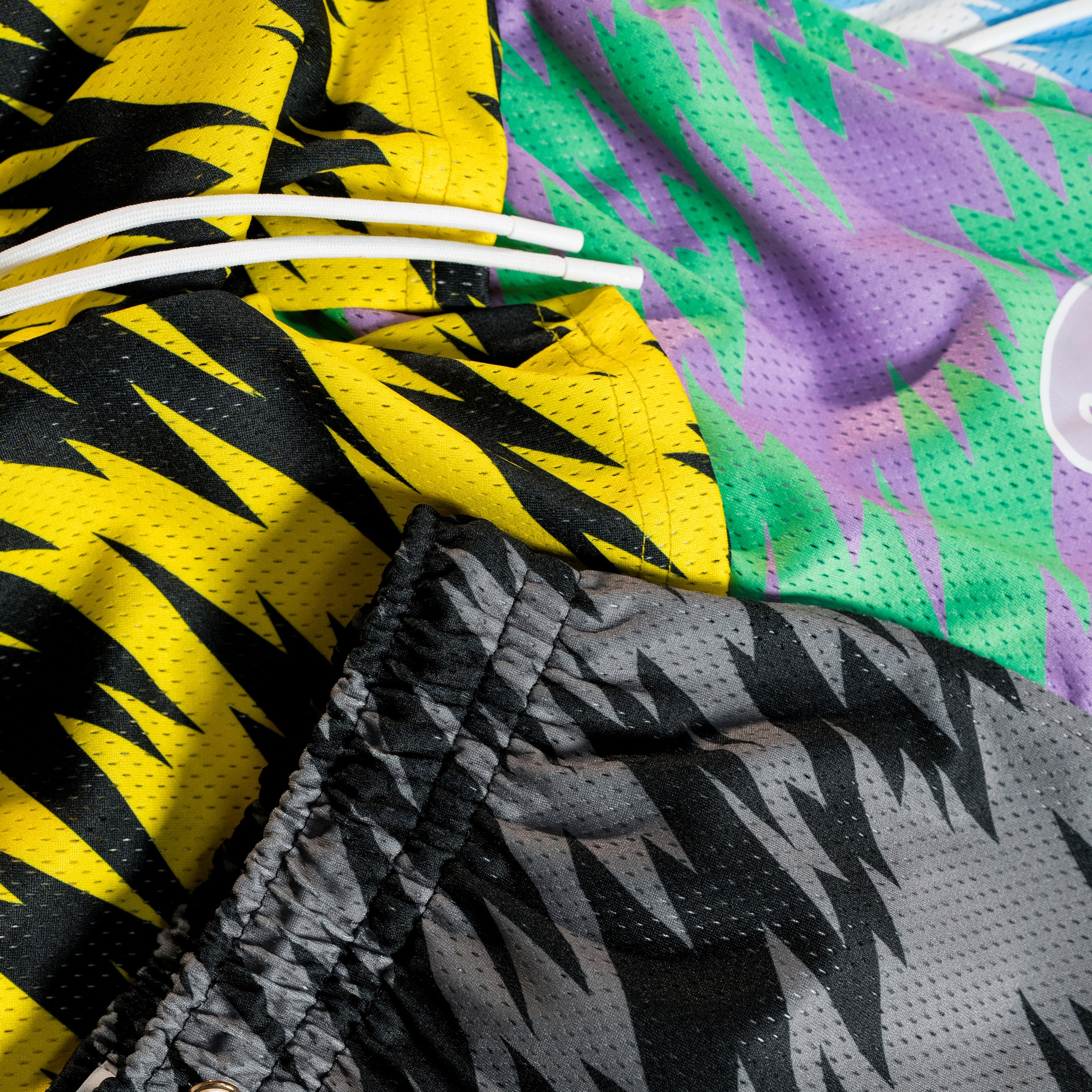 THUNDERBOLT SHORTS BLUE BOLT