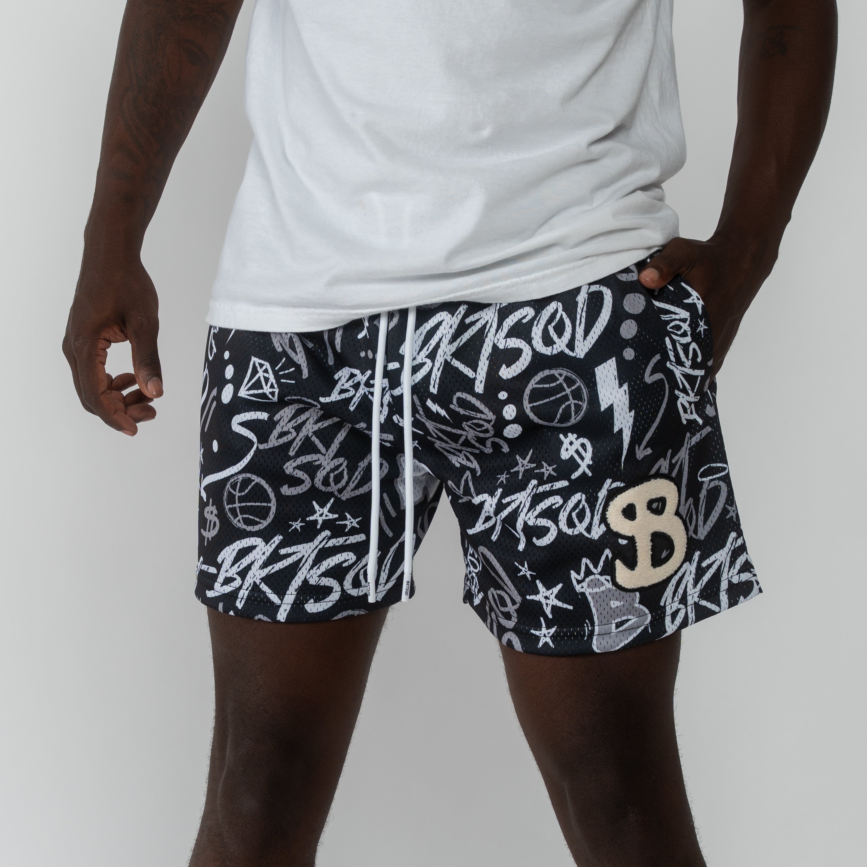 BLACK GRAFFITI SHORTS