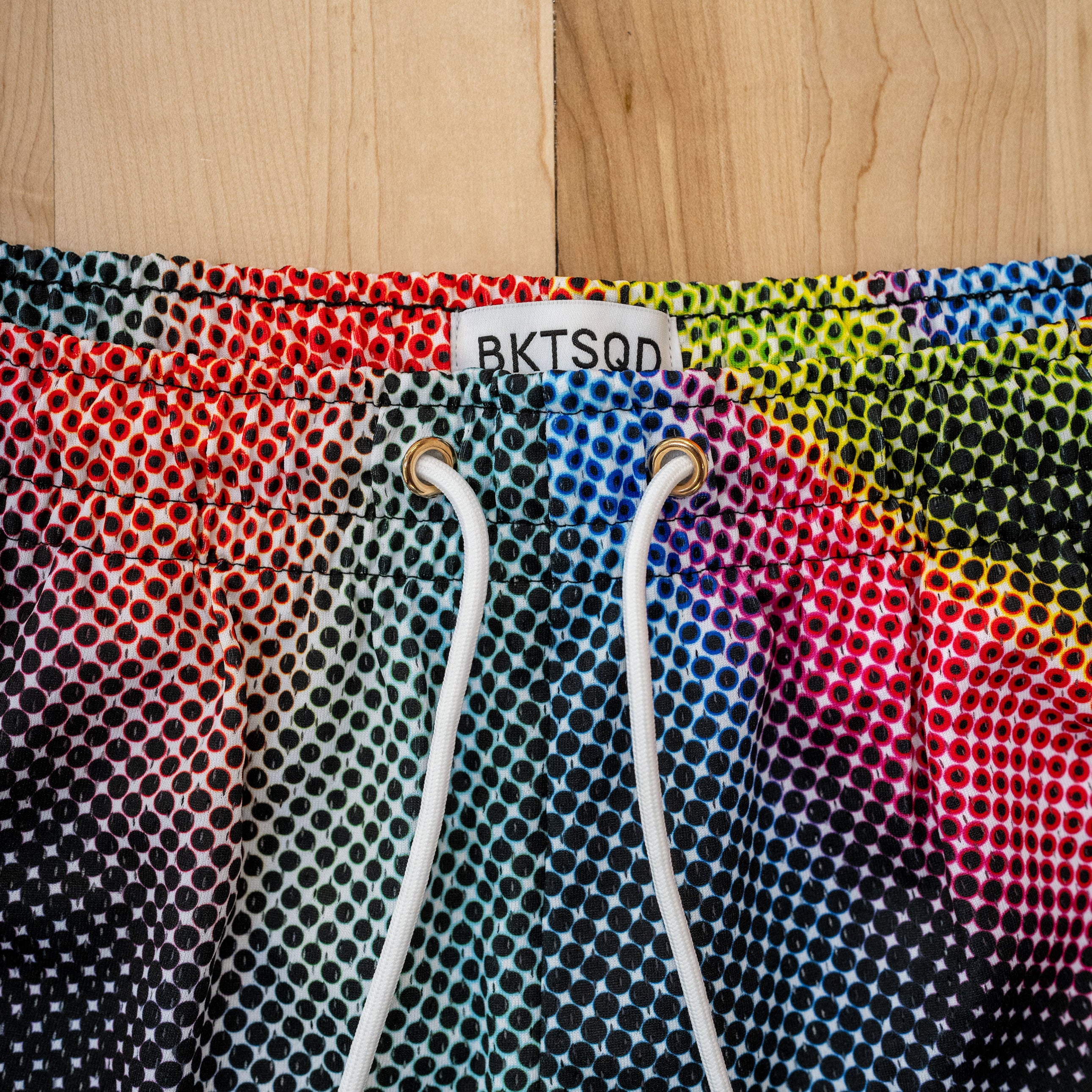 POINTILLISM SHORTS - DOT RAINBOW