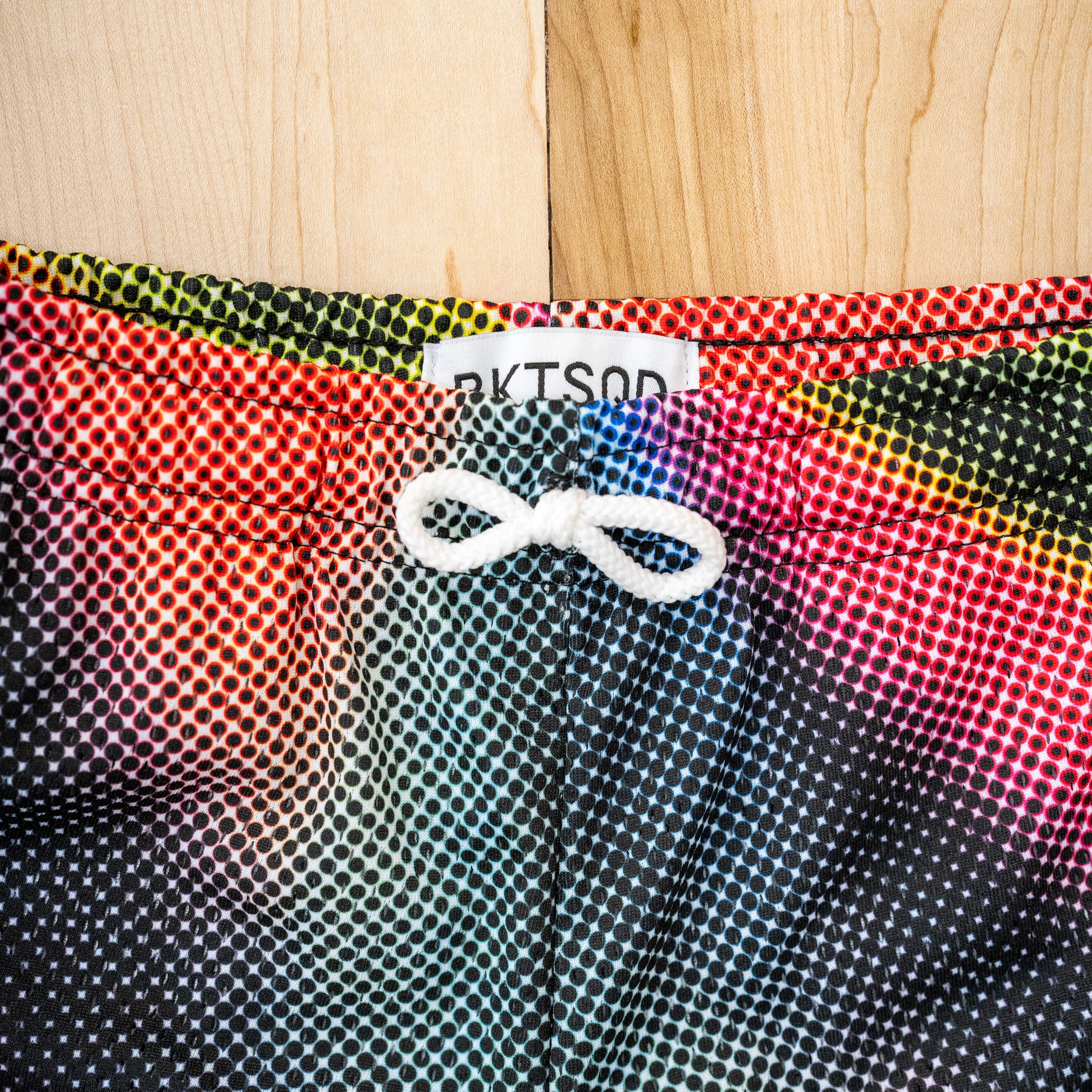 POINTILLISM YOUTH SHORTS - DOT RAINBOW