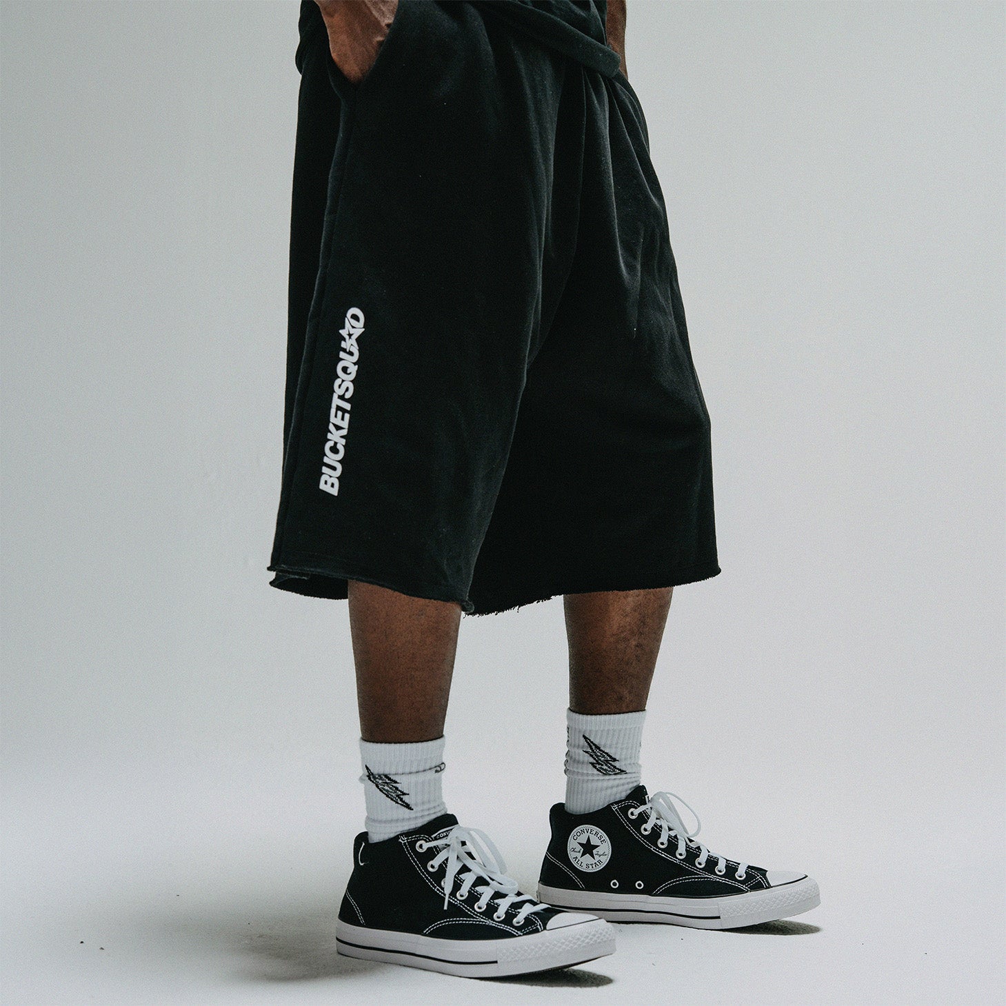 CORE CUTOFF SWEATSHORTS - BLACK