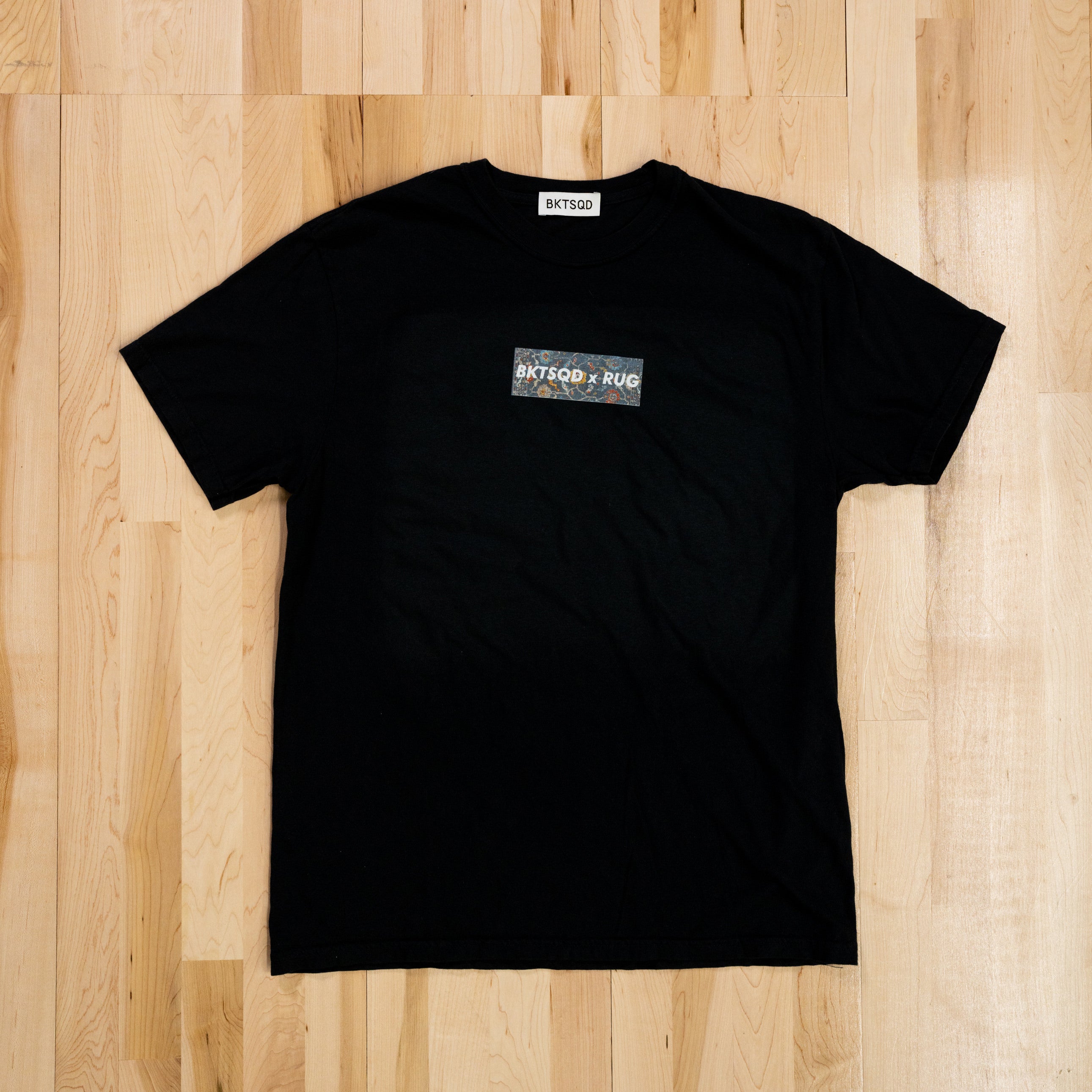 BKTSQD x RUG BOX LOGO TEE