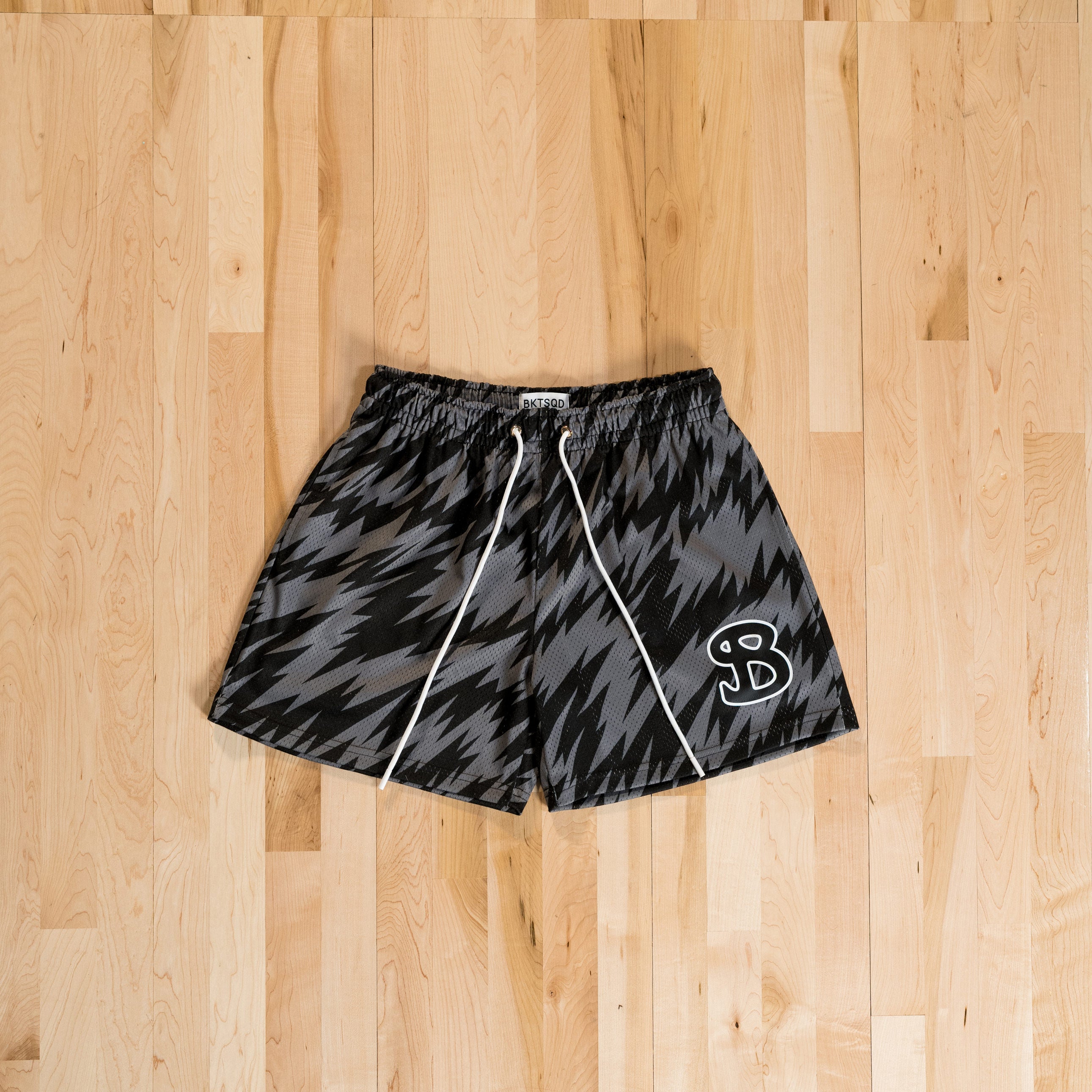 THUNDERBOLT SHORTS - BLACK NIGHT