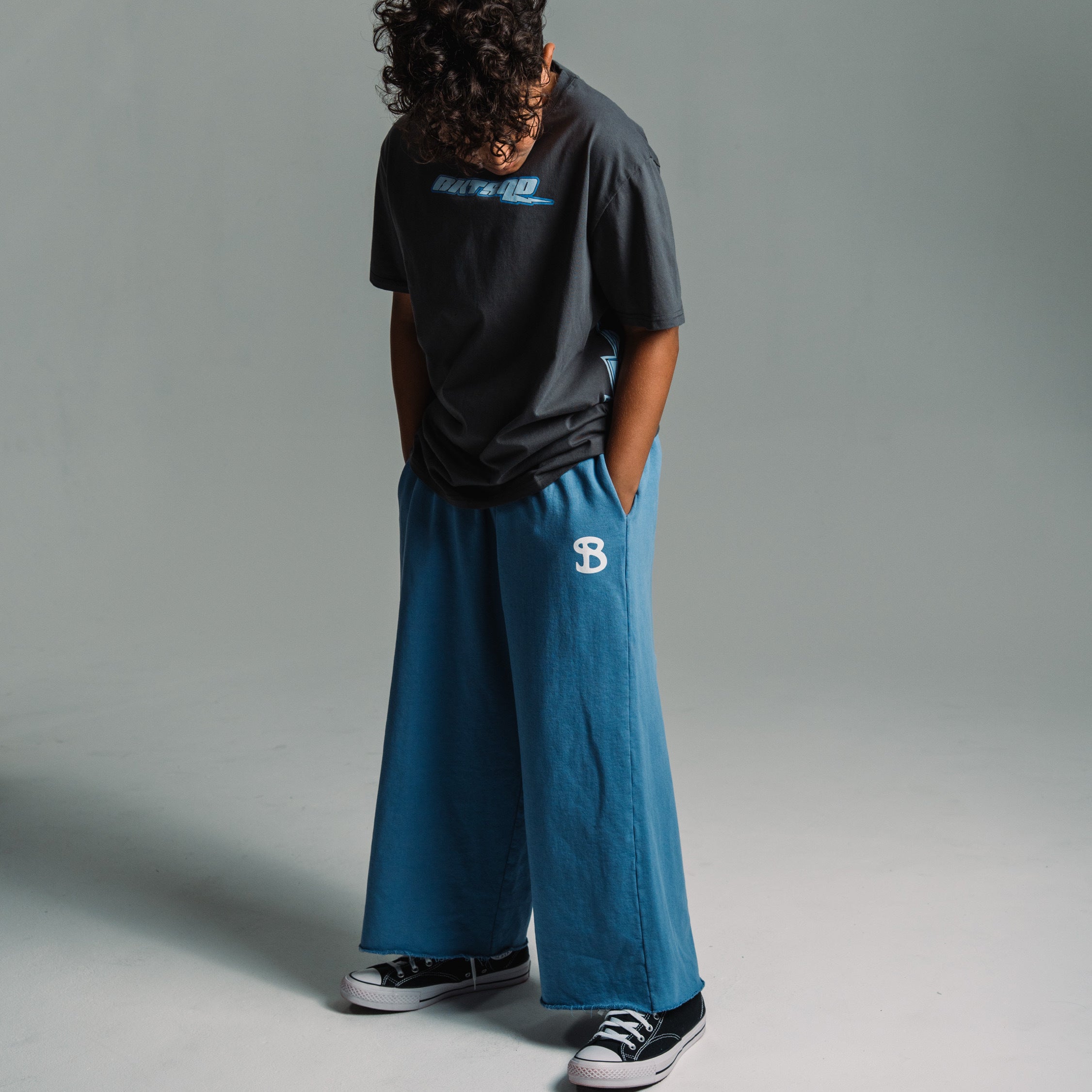 YOUTH CORE CUTOFF SWEATPANTS - BABY BLUE