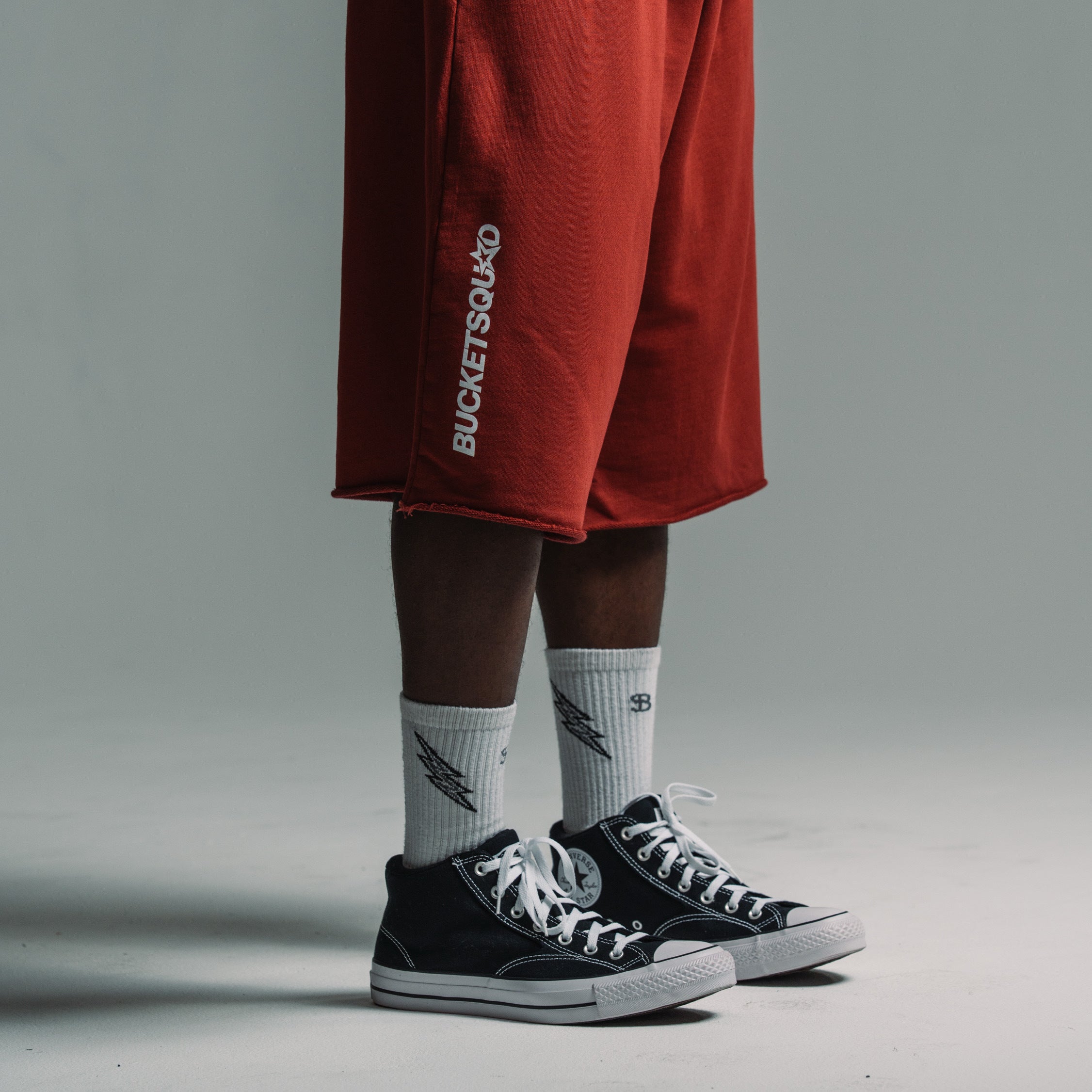 CORE CUTOFF SWEATSHORTS - MAROON