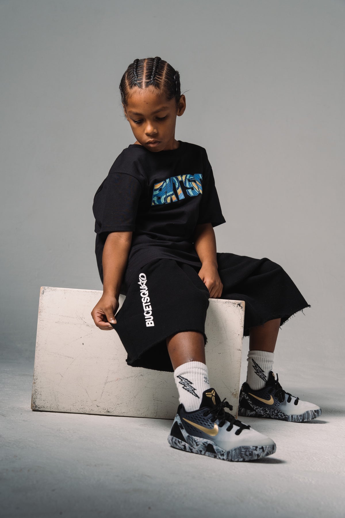 YOUTH CORE CUTOFF SWEATSHORTS - BLACK